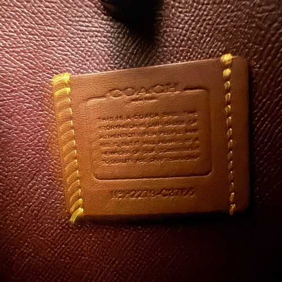 Coach Willow Bucket Bag - Picture 6 of 9